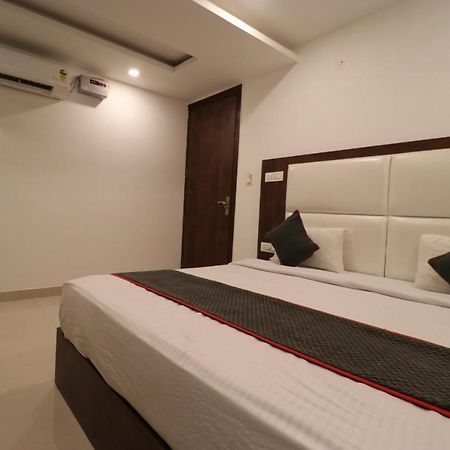 Hotel Tark Inn Near Igi Airport Нью-Делі Екстер'єр фото