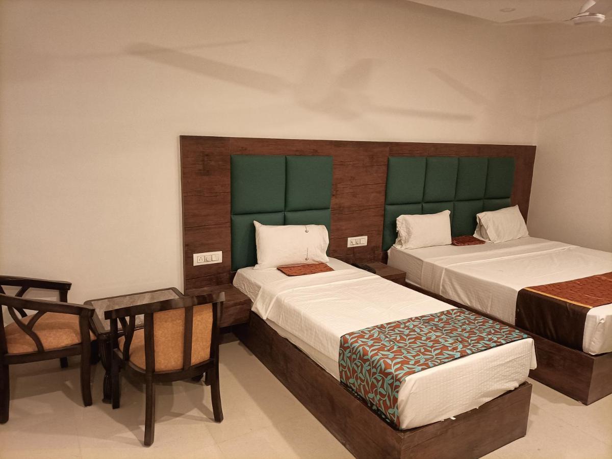 Hotel Tark Inn Near Igi Airport Нью-Делі Екстер'єр фото