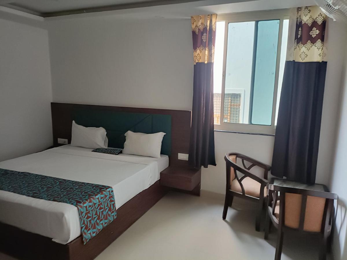 Hotel Tark Inn Near Igi Airport Нью-Делі Екстер'єр фото