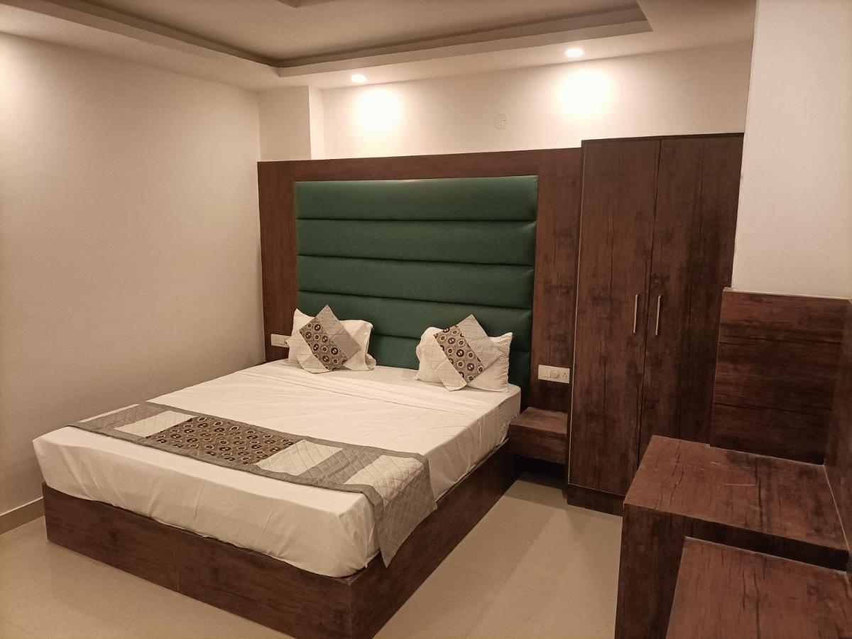 Hotel Tark Inn Near Igi Airport Нью-Делі Екстер'єр фото