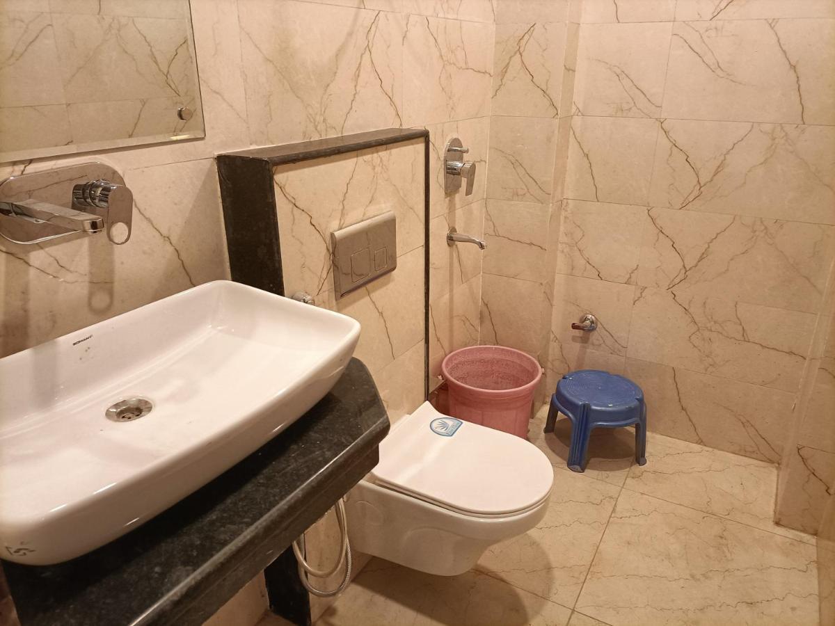 Hotel Tark Inn Near Igi Airport Нью-Делі Екстер'єр фото