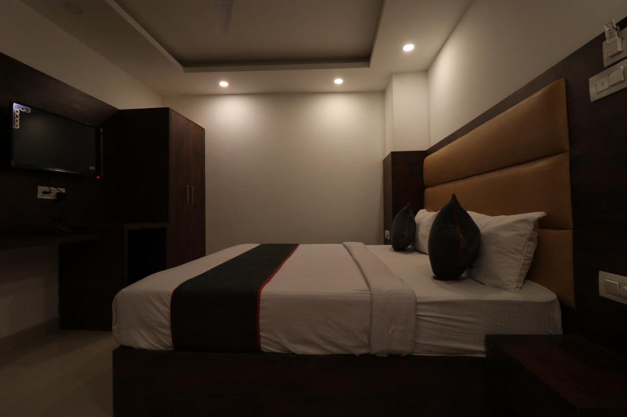 Hotel Tark Inn Near Igi Airport Нью-Делі Екстер'єр фото